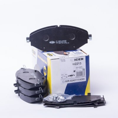 FRONT BRAKE PADS W205 C180 200 250 GLC