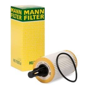 MANN-FILTER HU 7025 z Oil Filter  with seal, Filter Insert